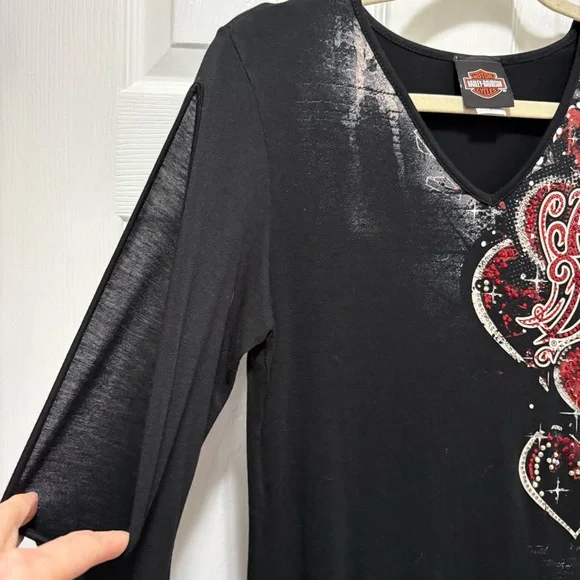 Harley-Davidson Black Long-Sleeve V-Neck Top with Red Heart Embellishments Y2K - Picture 6 of 15